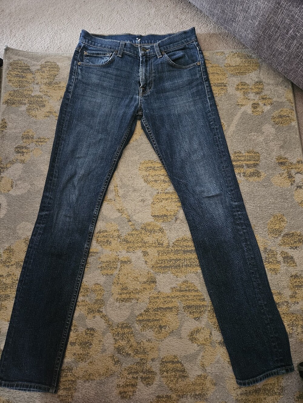 7 For All Mankind premium blue denim jeans. 28